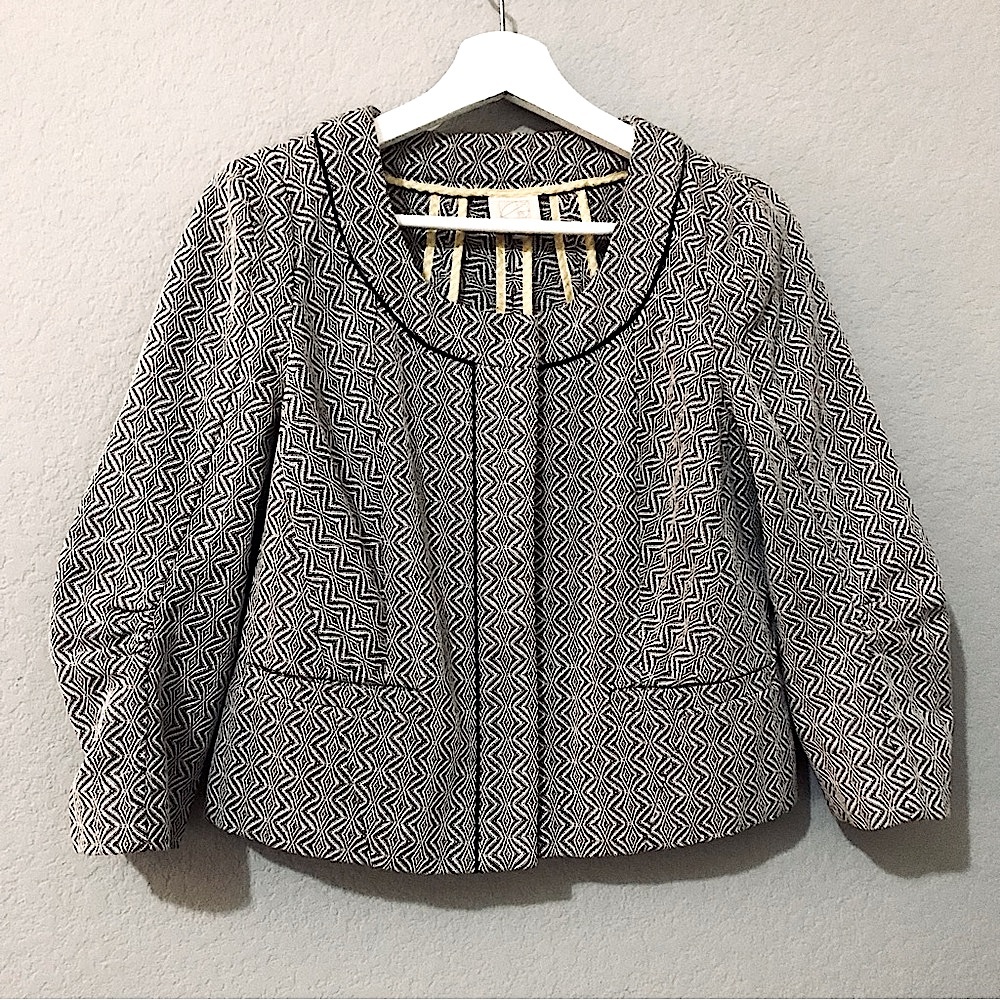 Posh Geometric Patterned Tweed Jacket - Picture 4 of 7
